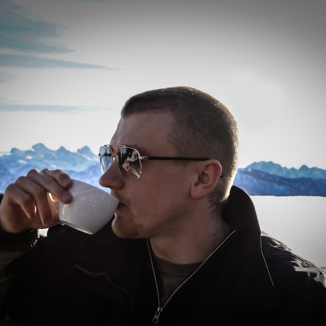 Florian Brzon - Professionelles Profilbild